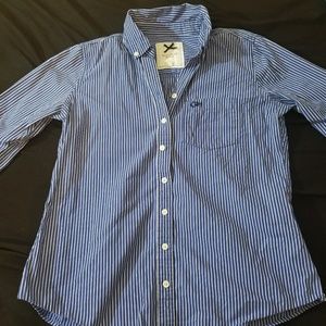 Striped business casual button down shirt
